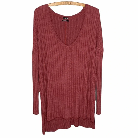 UO Out From Under Ribbed V-Neck Shirt Size Small - Picture 2 of 7